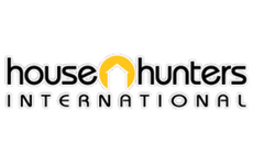 expat writer Amanda Walkins on House Hunters International in Roatan