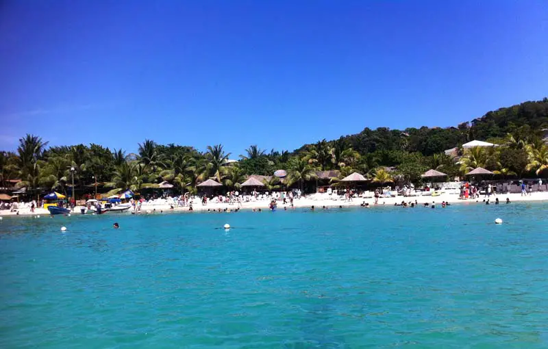 beachfront hotel Roatan