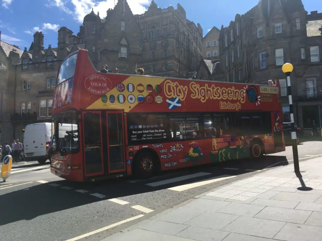 Edinburgh tours by hop on hop off bus