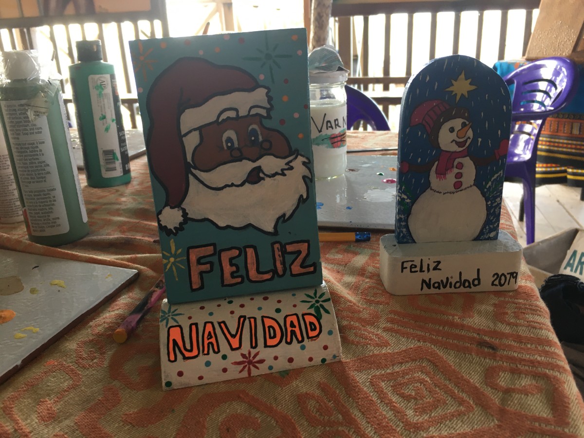 Christmas handcrafts in Roatan